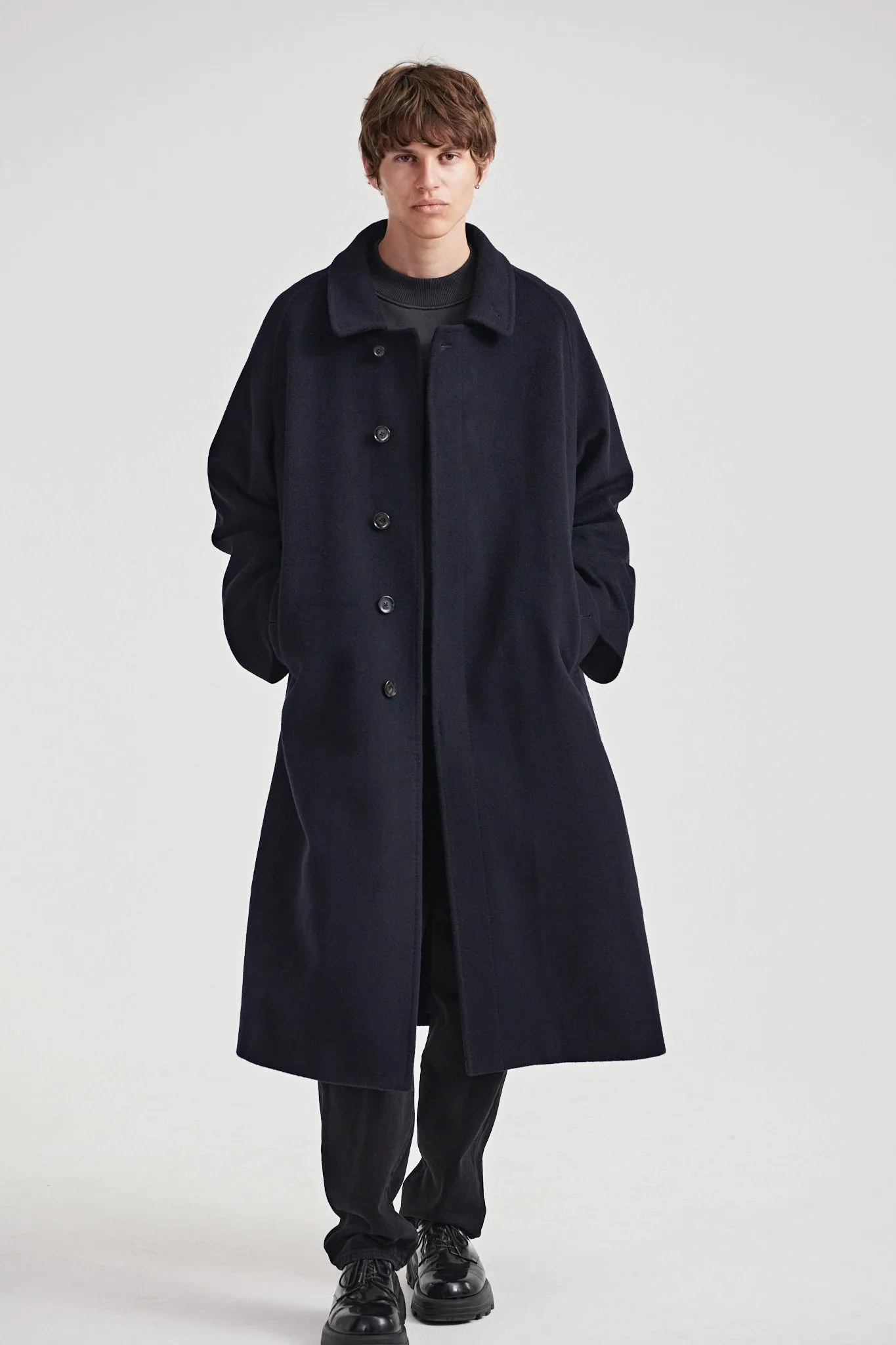 10 / Cashmere coat navy