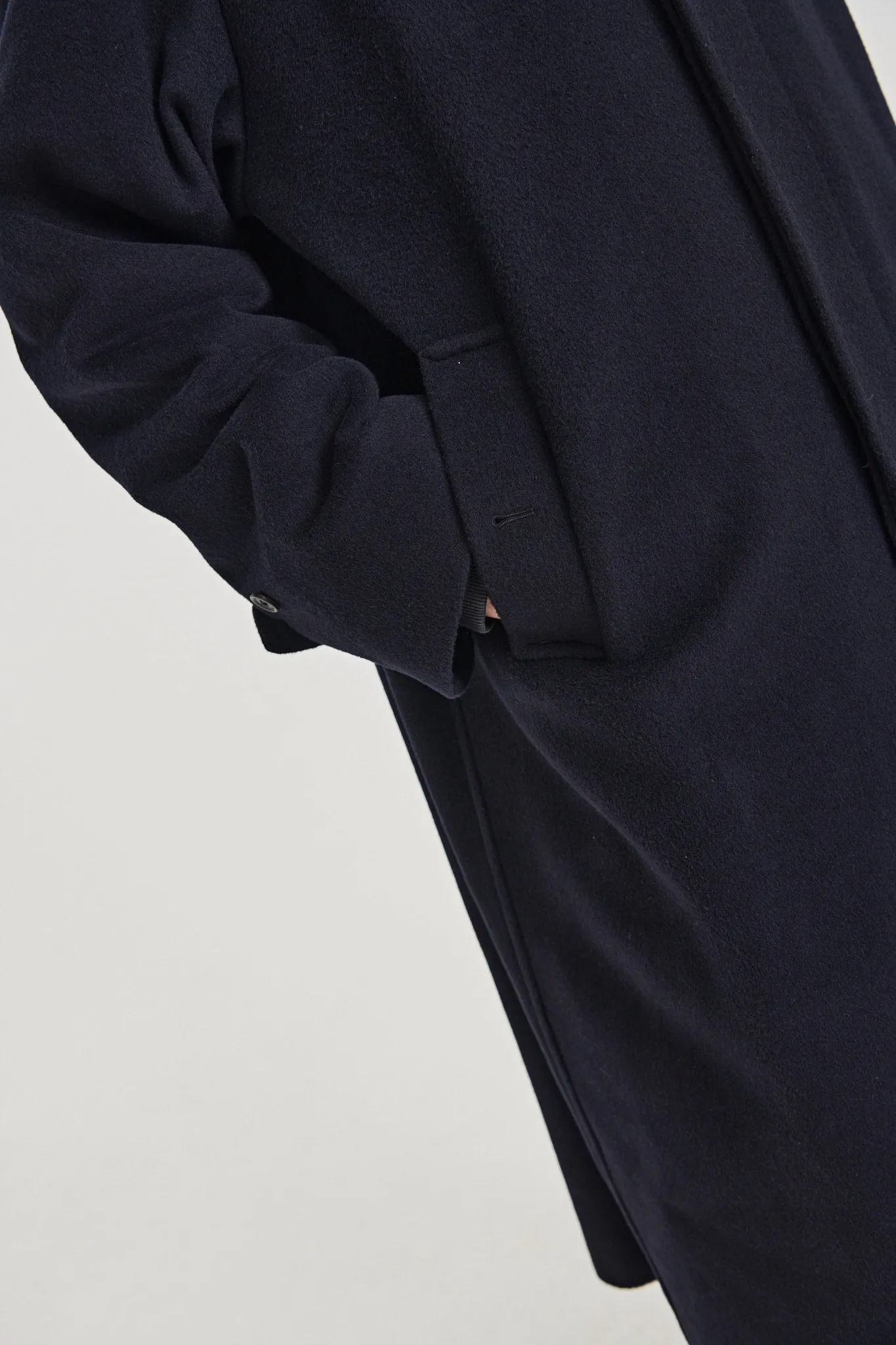 10 / Cashmere coat navy