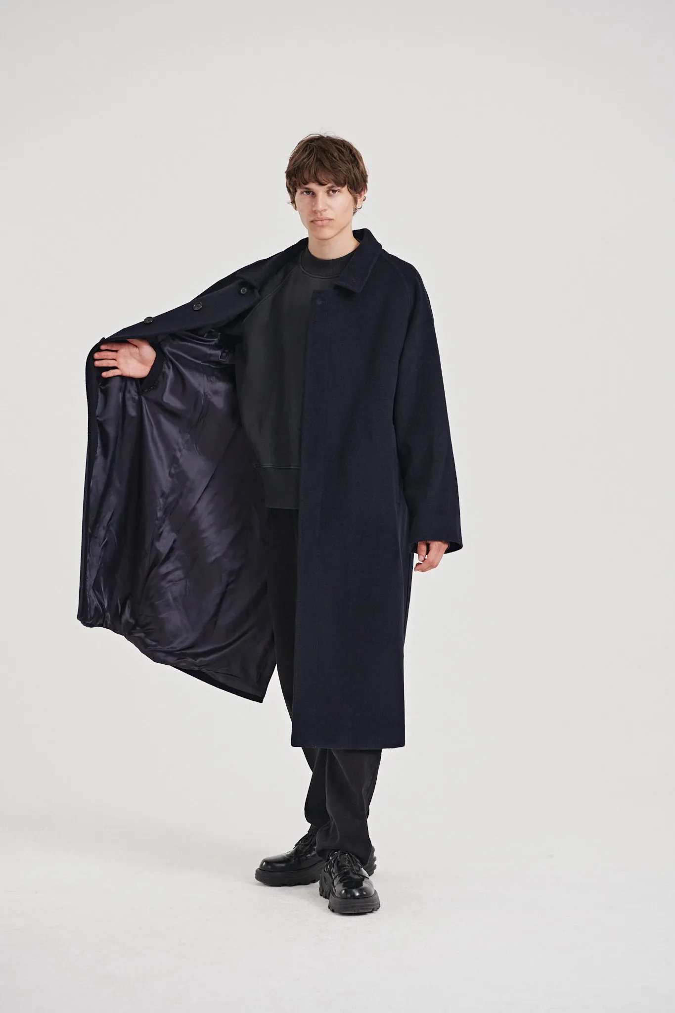 10 / Cashmere coat navy