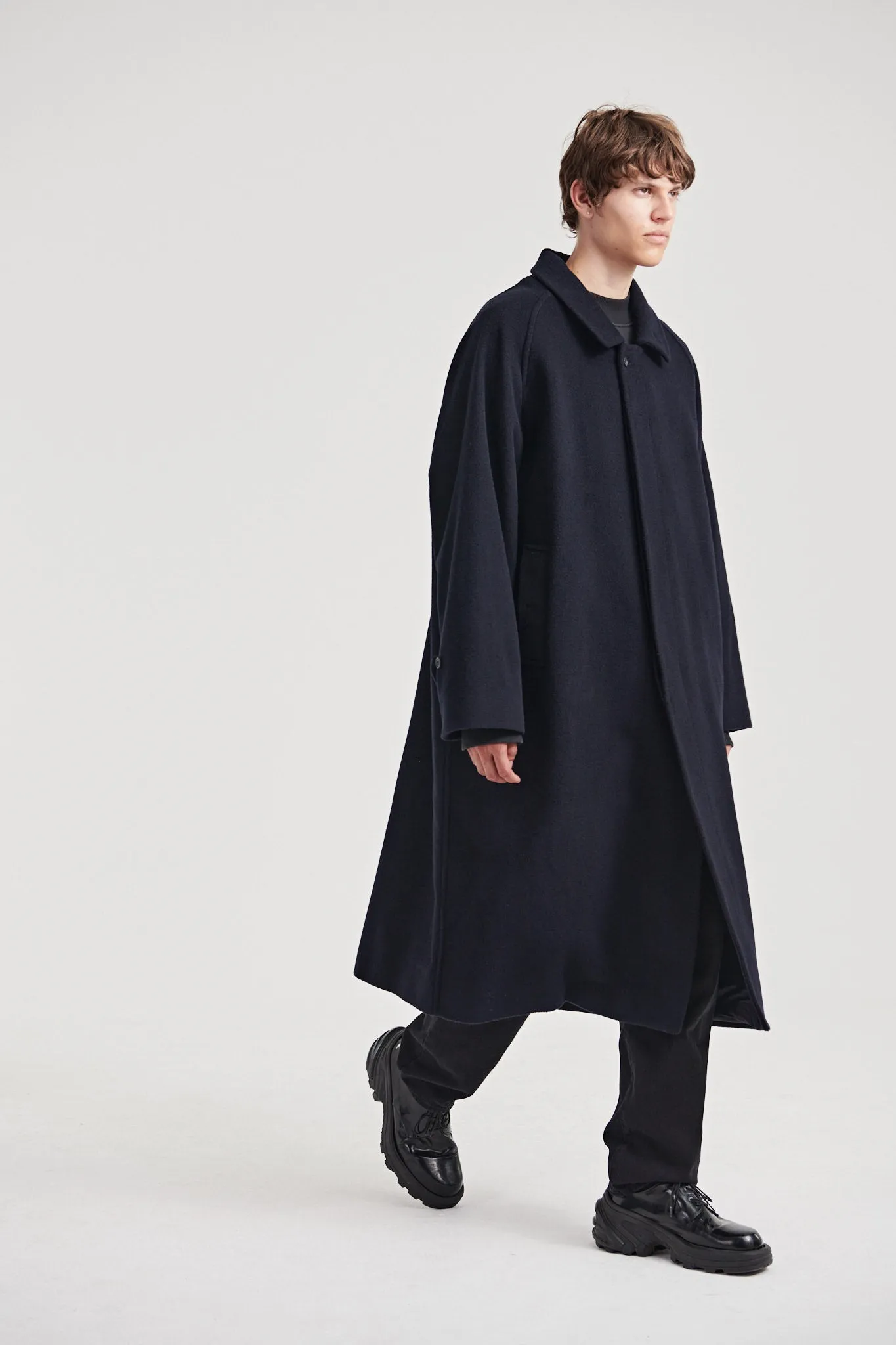 10 / Cashmere coat navy