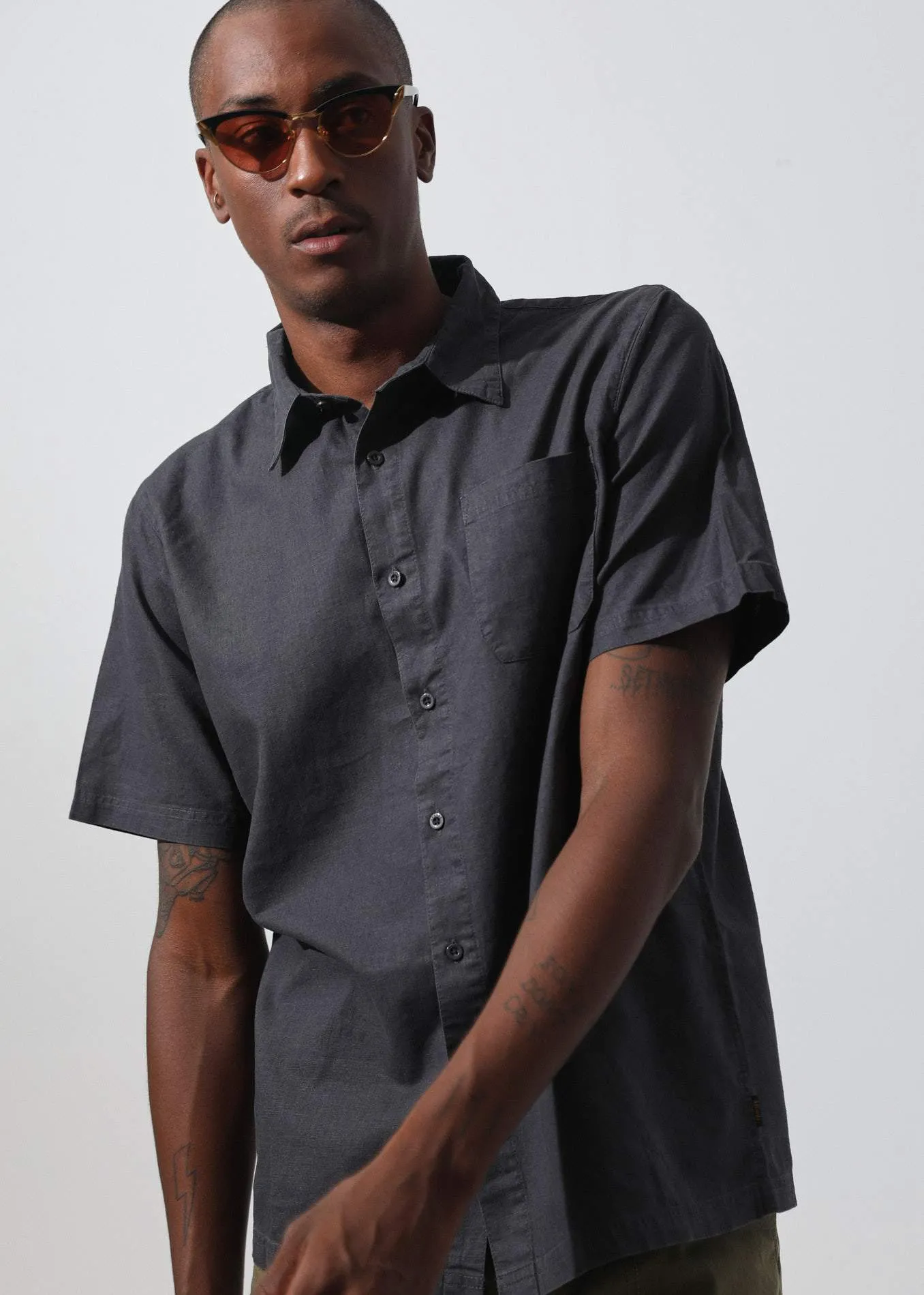 Afends Mens Day To Day - Hemp Short Sleeve Shirt - Raven